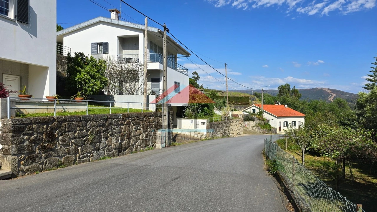 Moradia T3 para Venda em Vilar de Mouros Foto 24