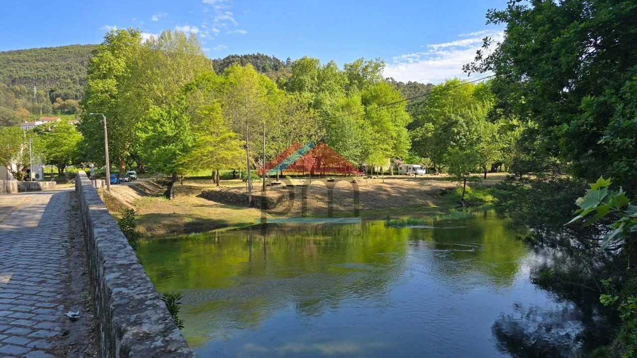 Moradia T3 para Venda em Vilar de Mouros Foto 33
