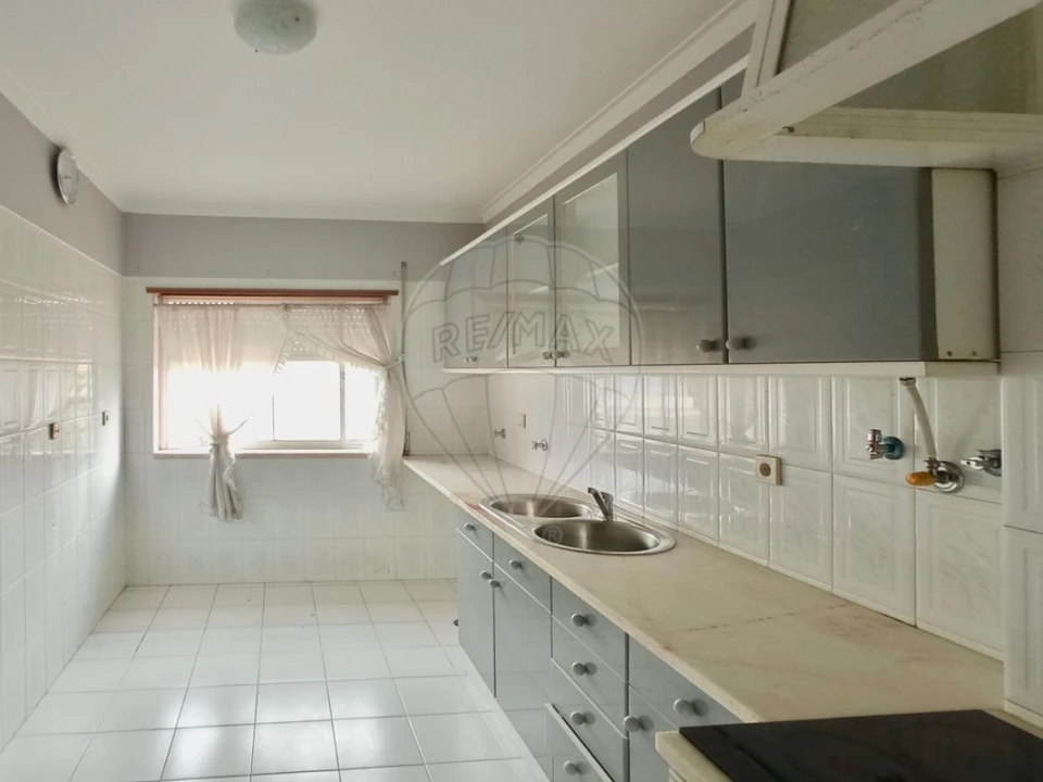 Apartamento T2 para Venda em Cacém e São Marcos Foto 11