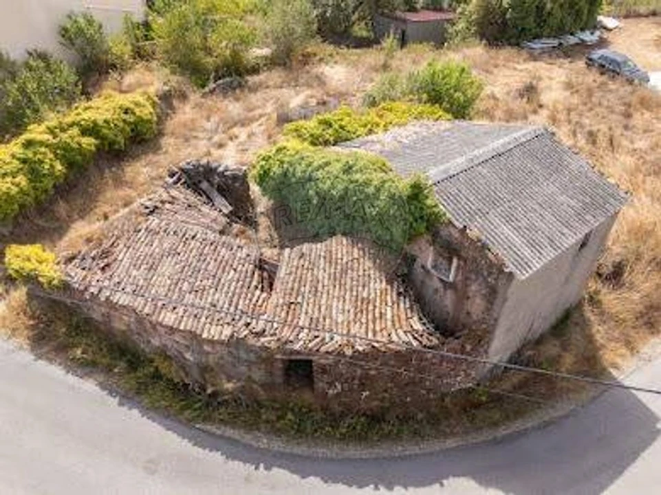 Moradia T1 para Venda em Cumeeira Foto 1