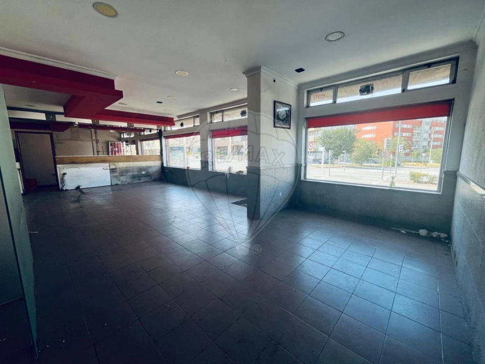 Loja para Arrendamento em Cidade da Maia Foto 10