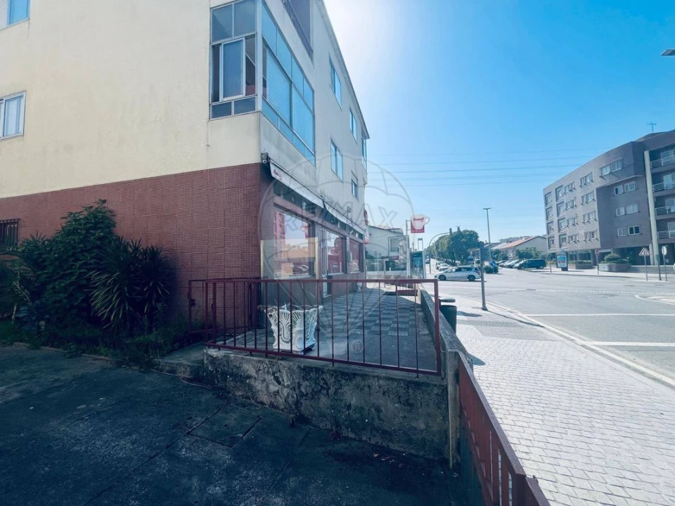 Loja para Arrendamento em Cidade da Maia Foto 8