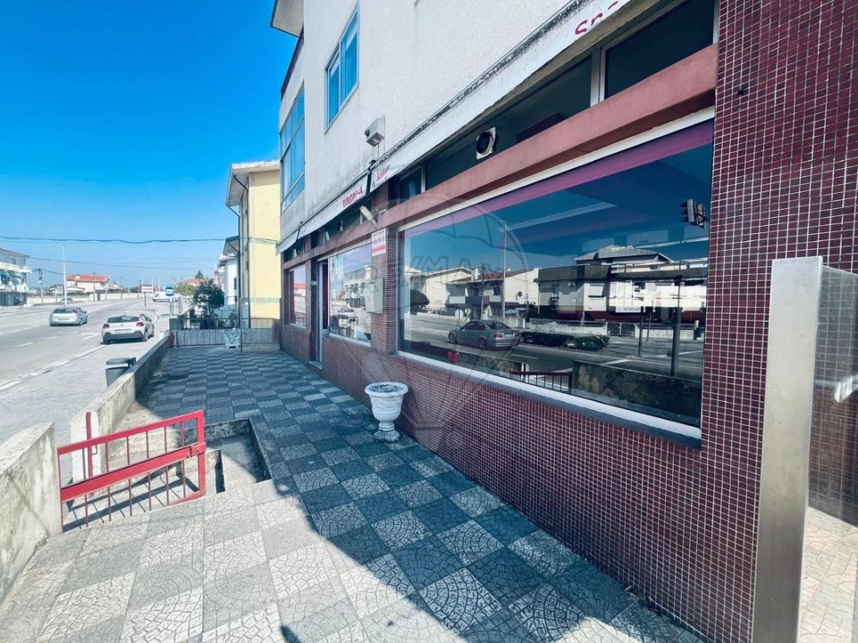 Loja para Arrendamento em Cidade da Maia Foto 3
