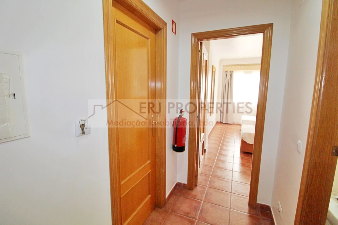 Apartamento T1 para Venda em Altura Foto 10