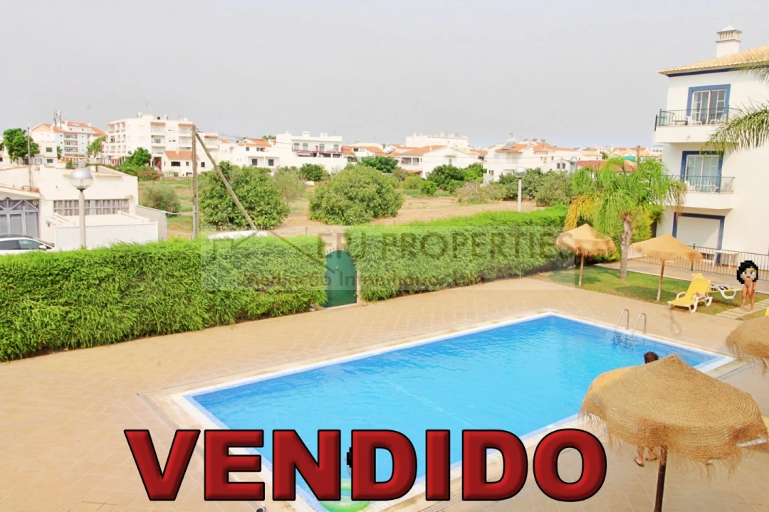 Apartamento T1 para Venda em Altura Foto 1