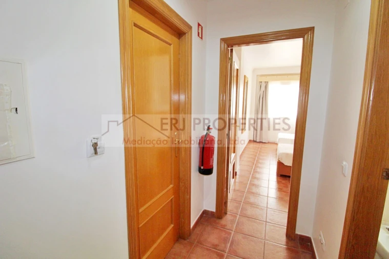 Apartamento T1 para Venda em Altura Foto 10