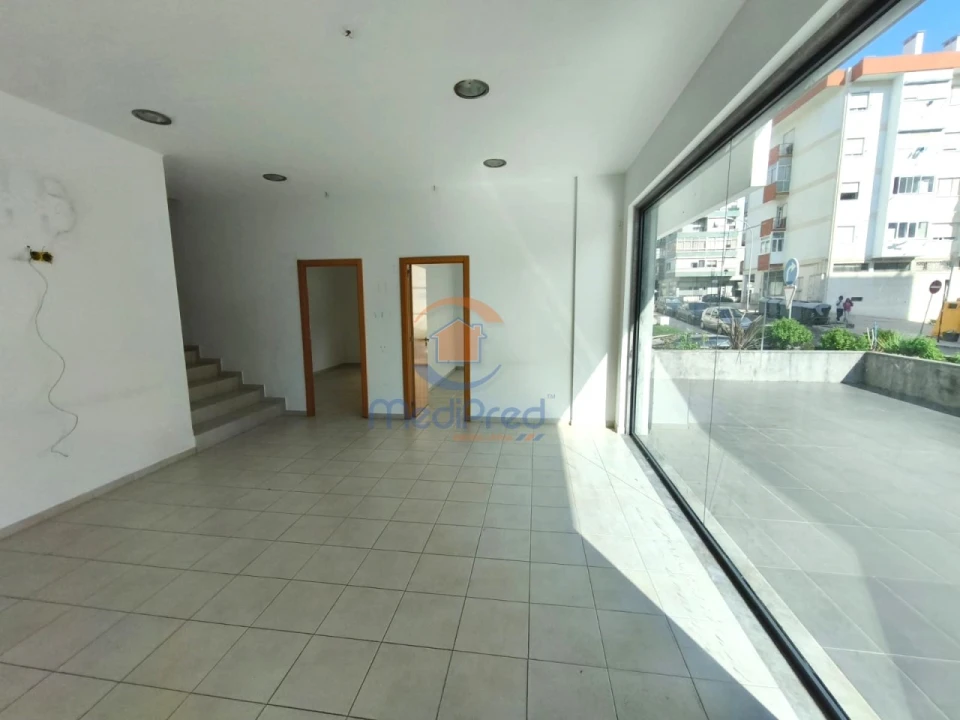 Loja para Venda em Odivelas Foto 1