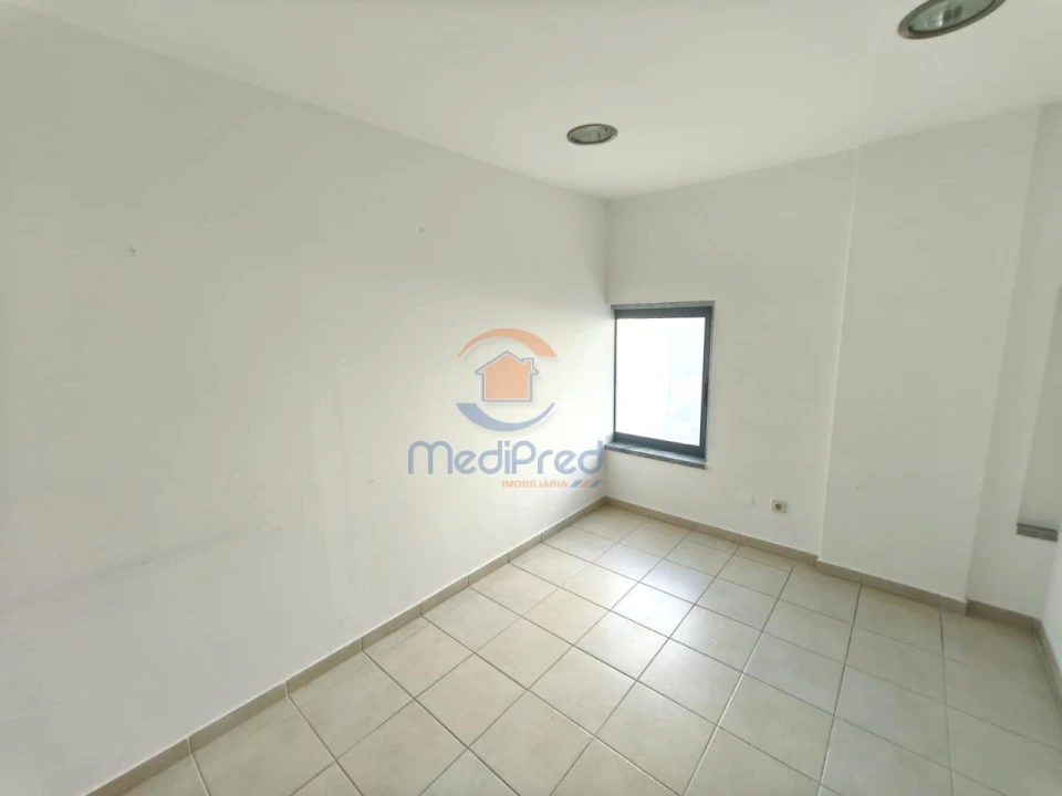 Loja para Venda em Odivelas Foto 8