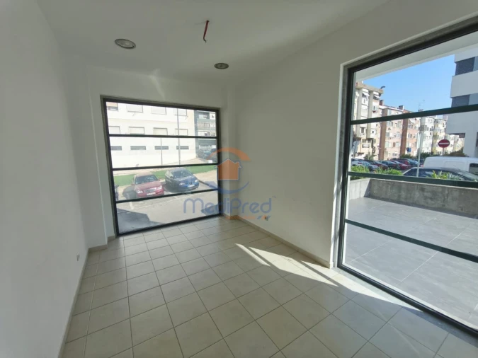 Loja para Venda em Odivelas Foto 3