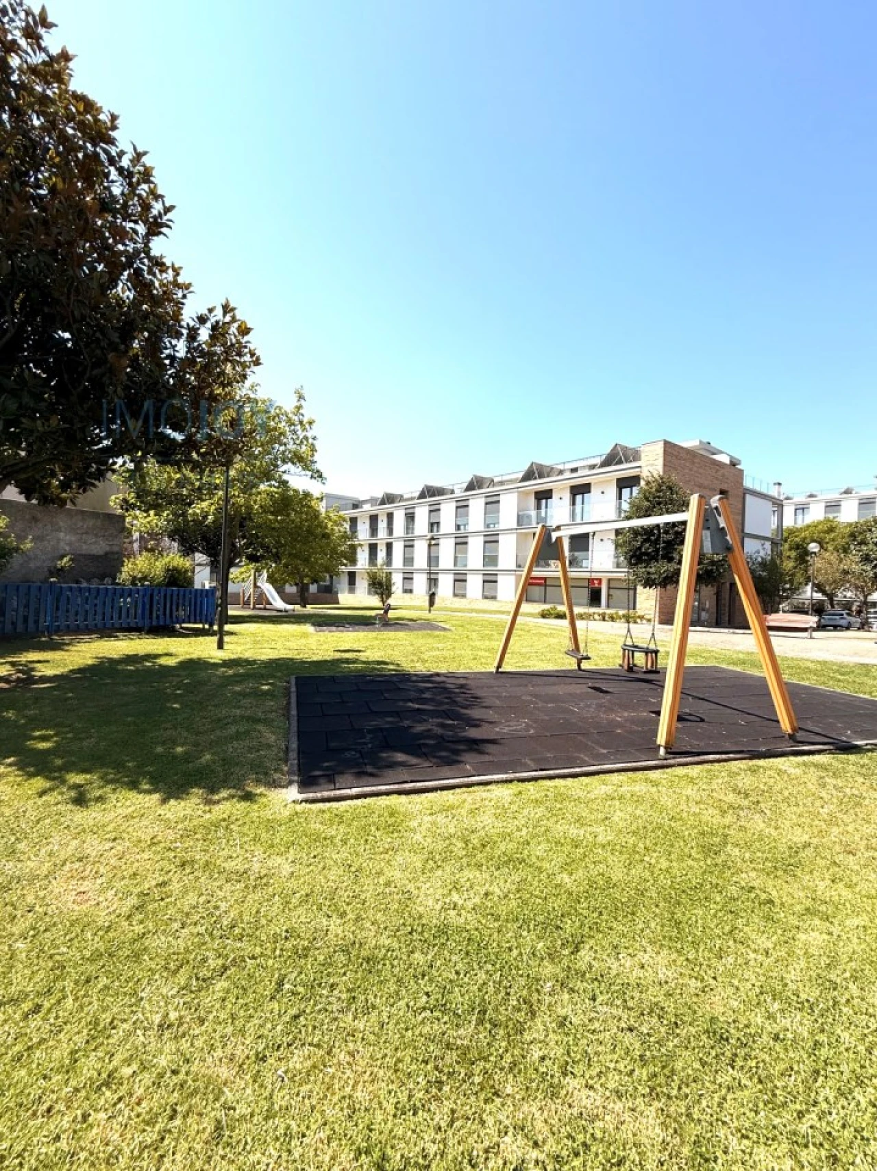 Loja para Venda em Porto Salvo Foto 24