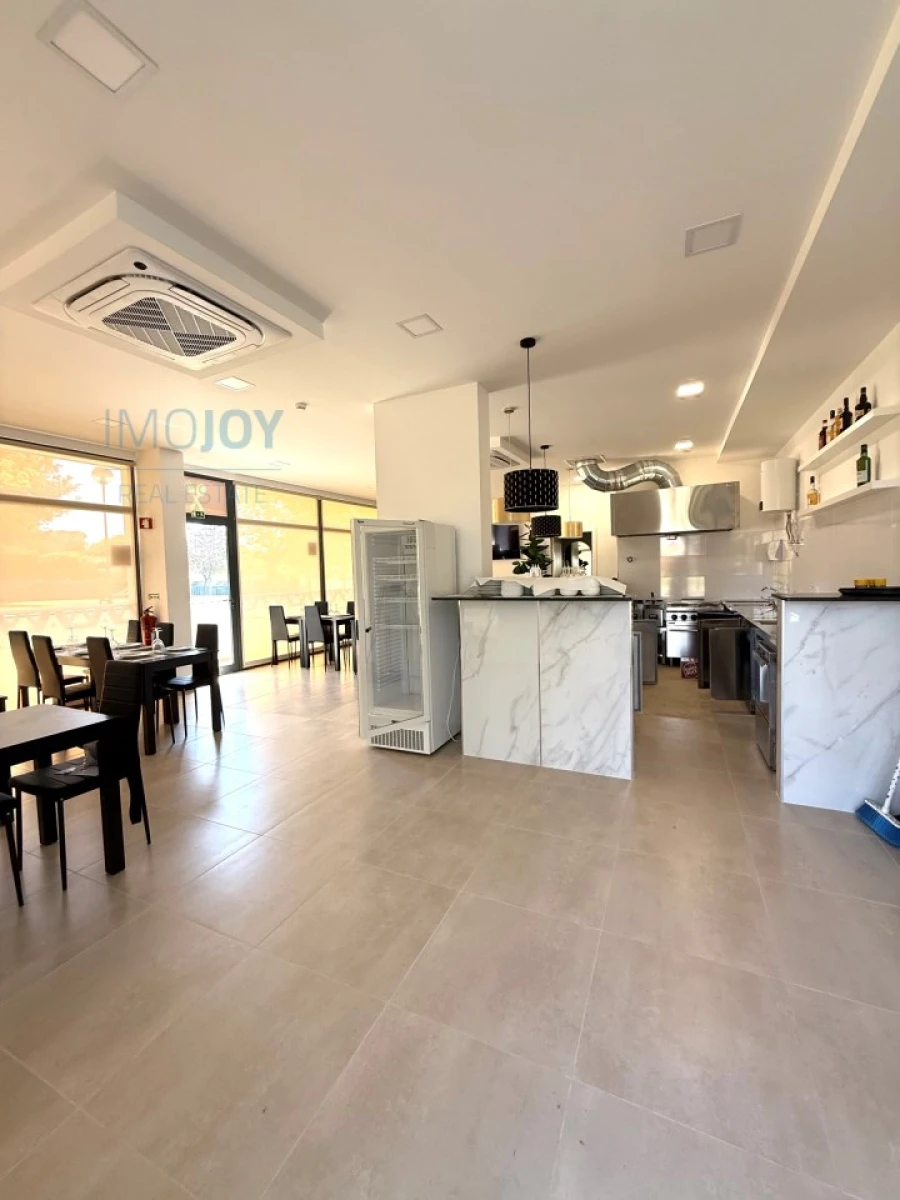 Loja para Venda em Porto Salvo Foto 13