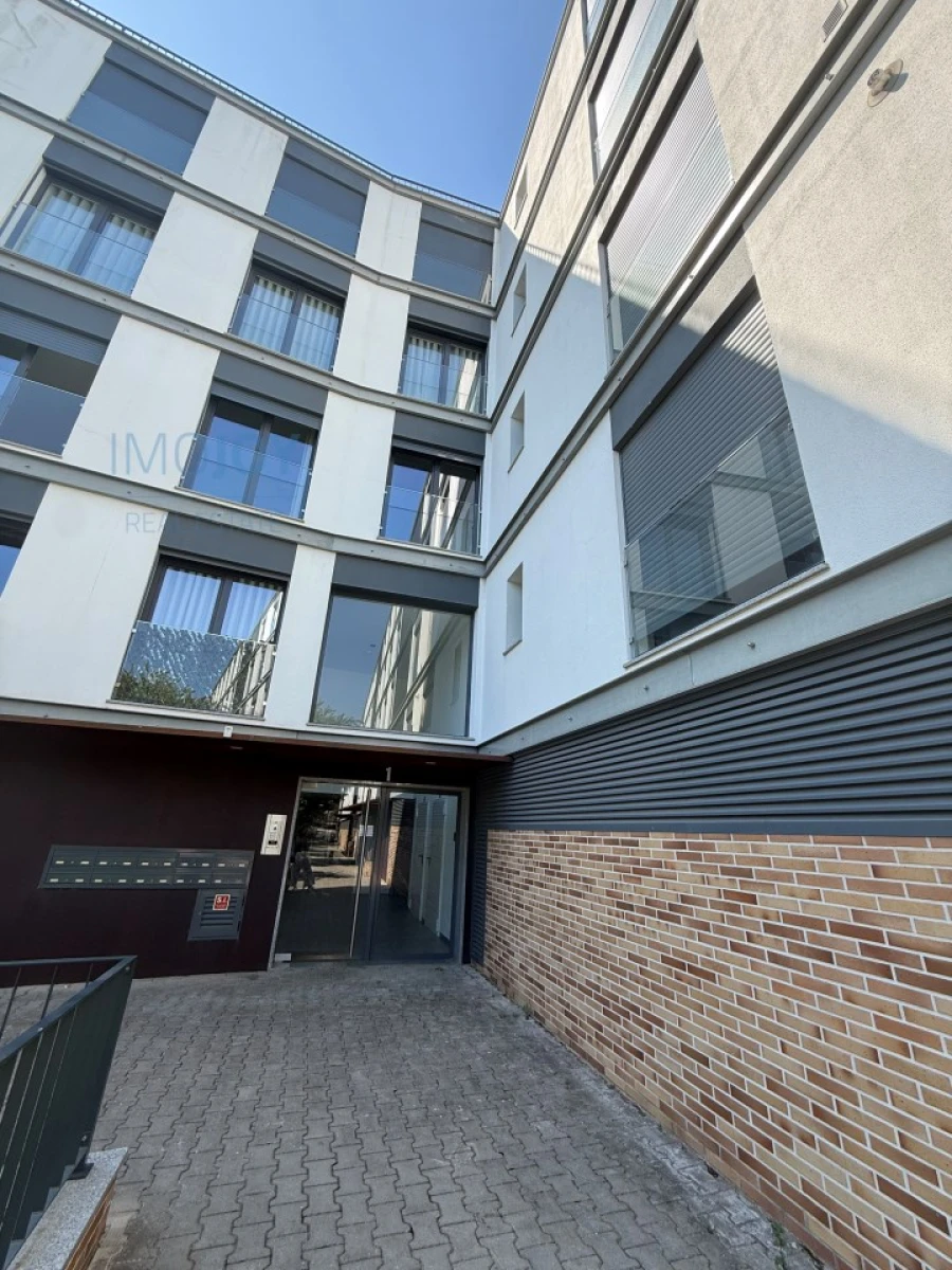 Loja para Venda em Porto Salvo Foto 20