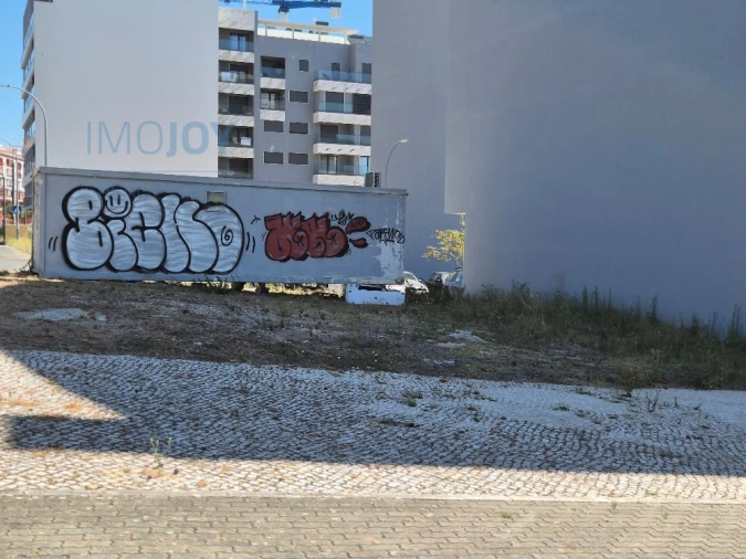 Terreno para Venda em Falagueira-Venda Nova Foto 6