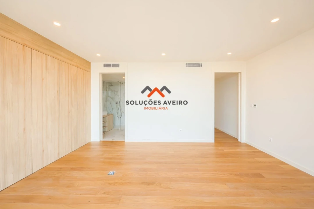 Apartamento T3 para Venda em Glória e Vera Cruz Foto 30