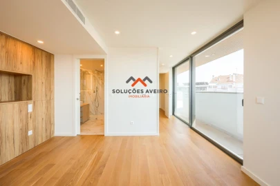 Apartamento T3 para Venda em Glória e Vera Cruz