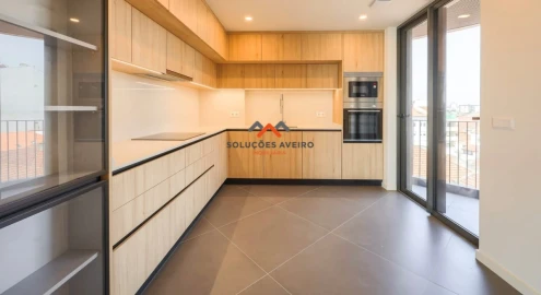 Apartamento T3 para Venda em Glória e Vera Cruz