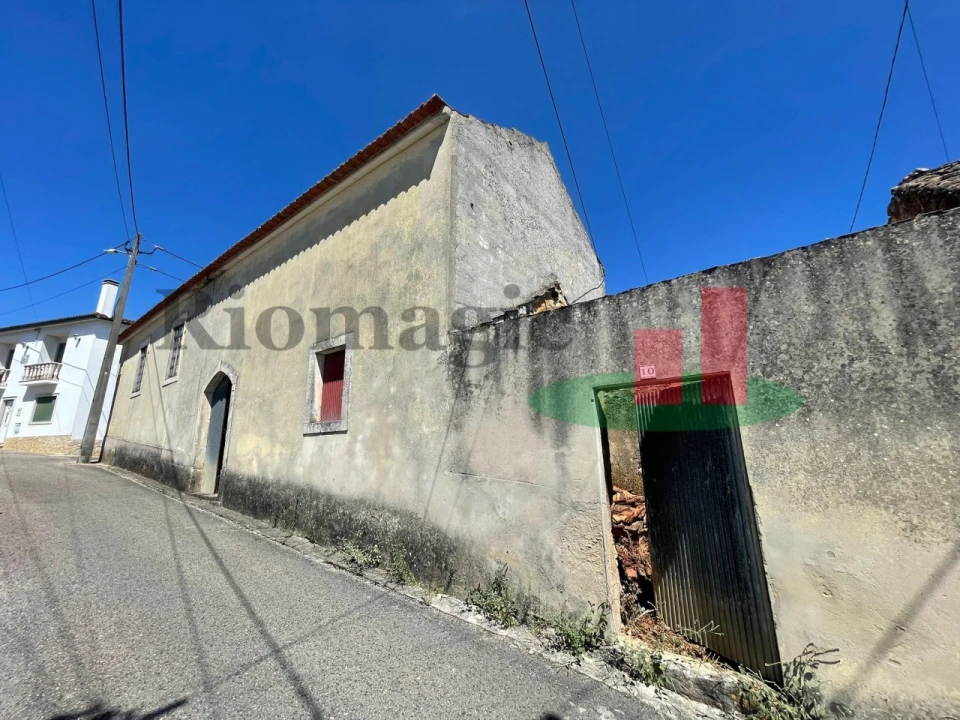 Moradia T2 para Venda em Rio Maior Foto 1