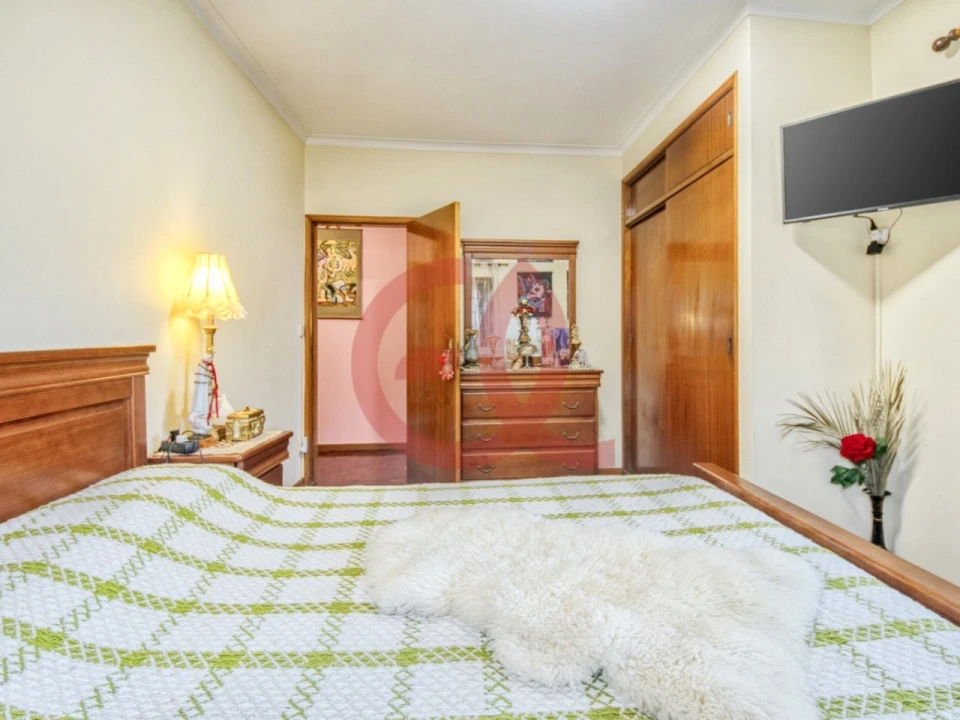 Moradia T4 para Venda em Vila Nova de Anha Foto 16