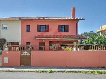 Moradia T4 para Venda em Vila Nova de Anha