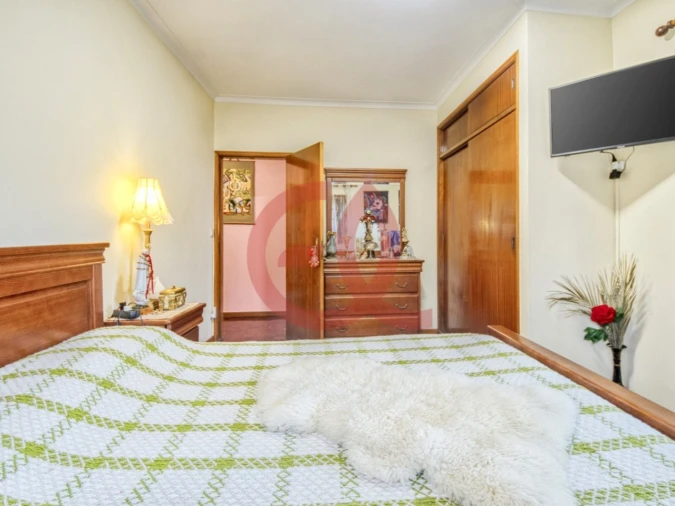 Moradia T4 para Venda em Vila Nova de Anha Foto 16