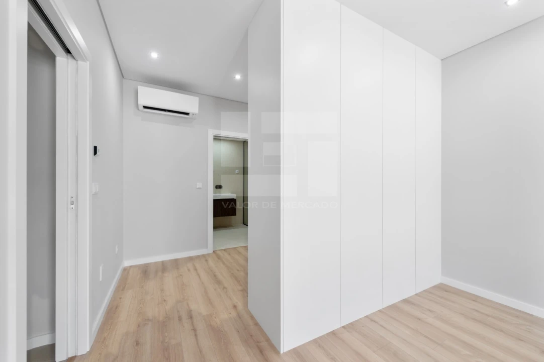 Apartamento T4 para Venda em Repeses e São Salvador Foto 14