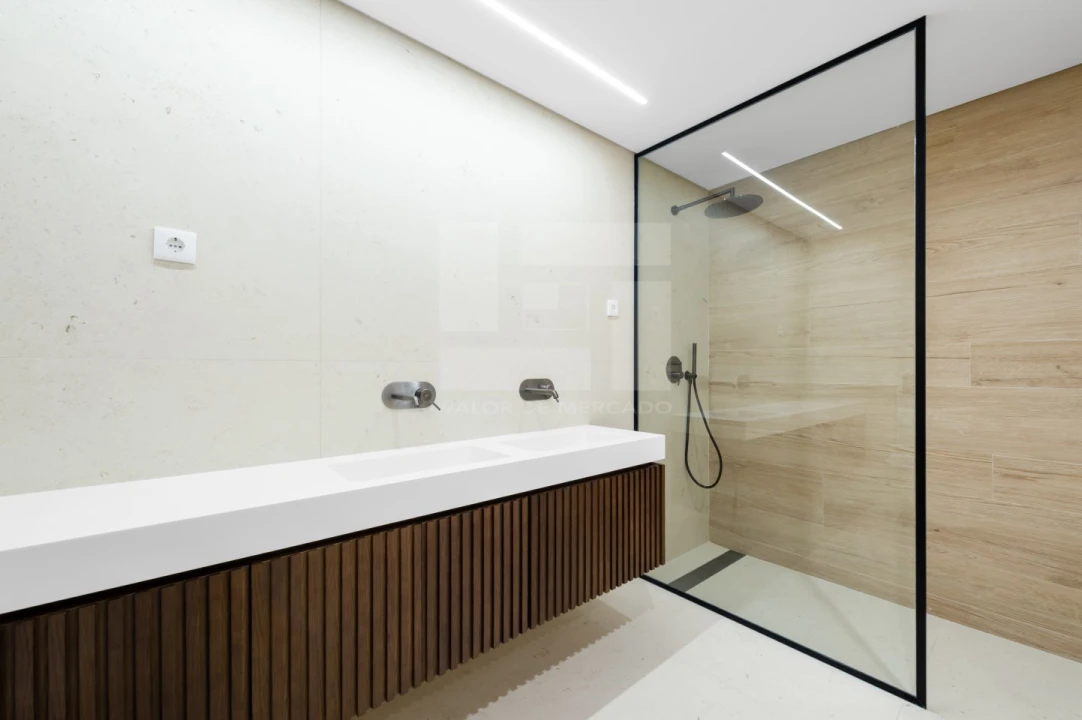 Apartamento T4 para Venda em Repeses e São Salvador Foto 15