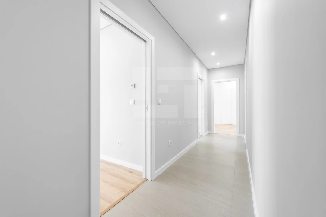 Apartamento T4 para Venda em Repeses e São Salvador Foto 18