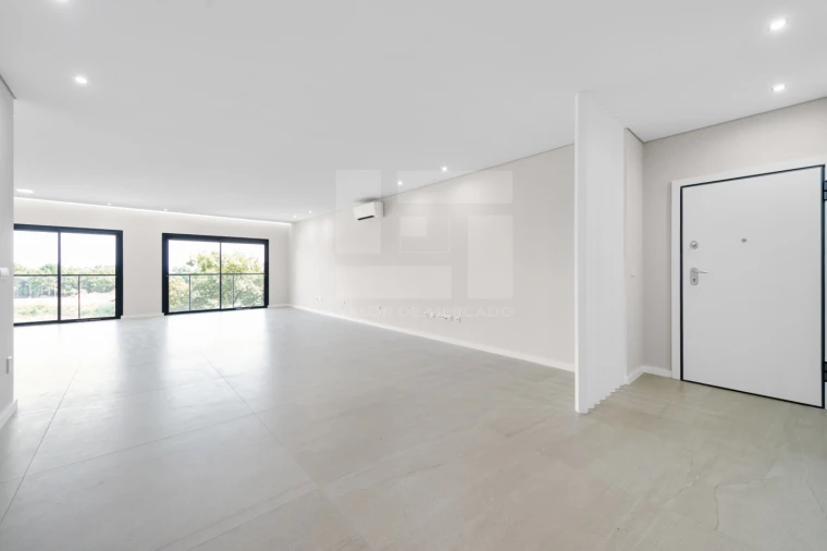 Apartamento T4 para Venda em Repeses e São Salvador Foto 2