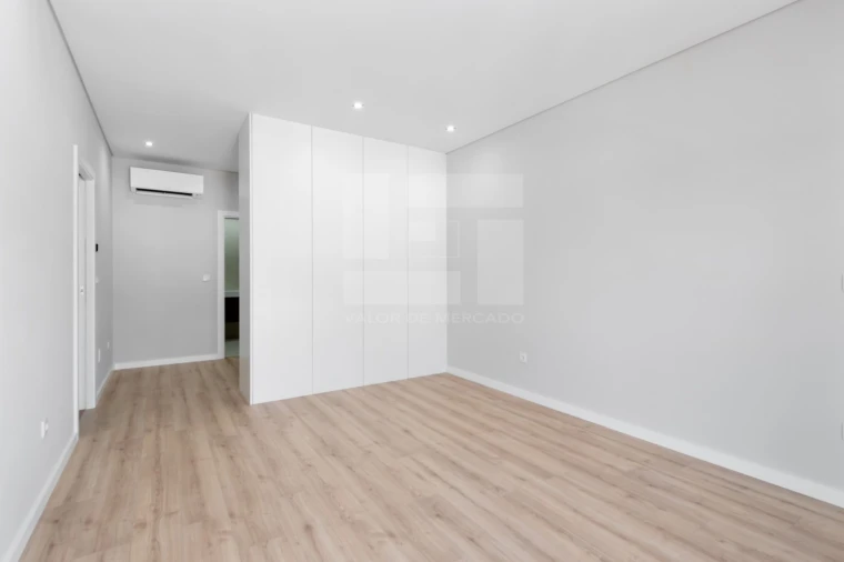 Apartamento T4 para Venda em Repeses e São Salvador Foto 13