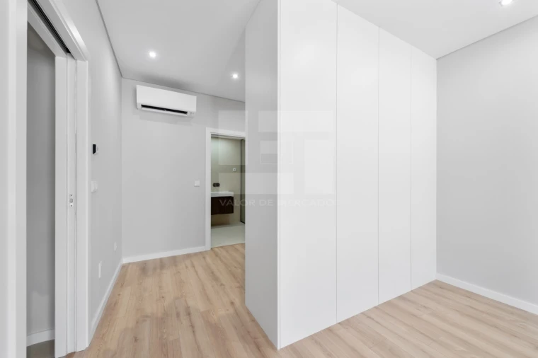 Apartamento T4 para Venda em Repeses e São Salvador Foto 14