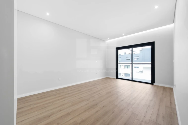 Apartamento T4 para Venda em Repeses e São Salvador Foto 16