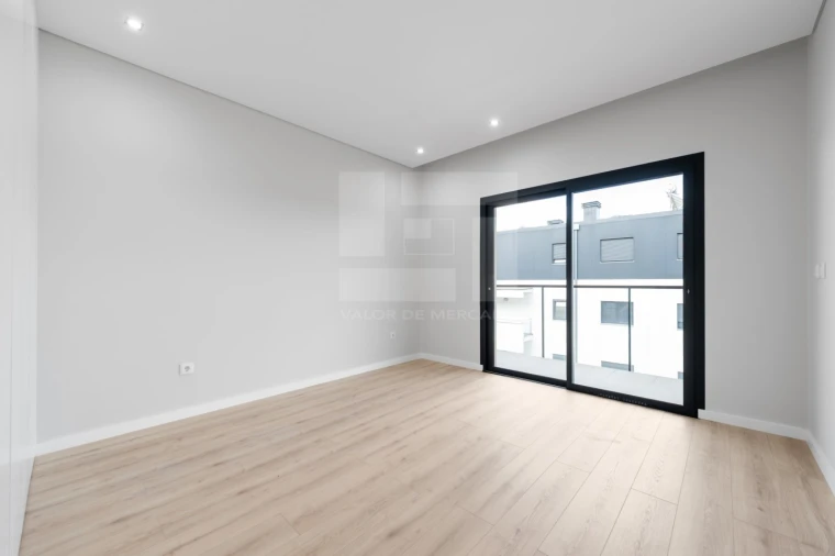 Apartamento T4 para Venda em Repeses e São Salvador Foto 22