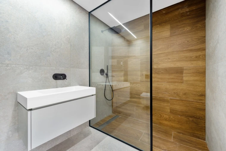 Apartamento T4 para Venda em Repeses e São Salvador Foto 24