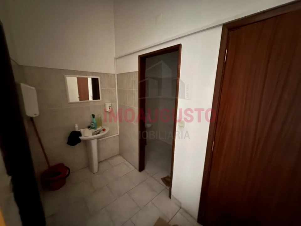 Loja para Venda em Guarda Foto 7