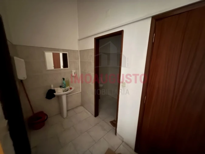 Loja para Venda em Guarda Foto 7
