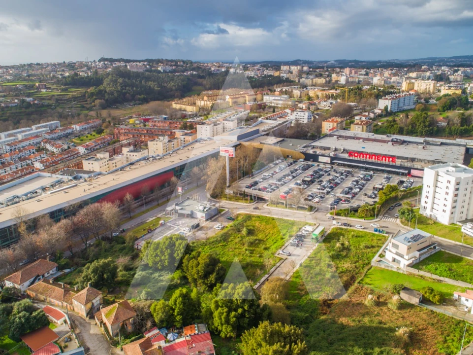 Terreno para Venda em São João da Madeira Foto 3