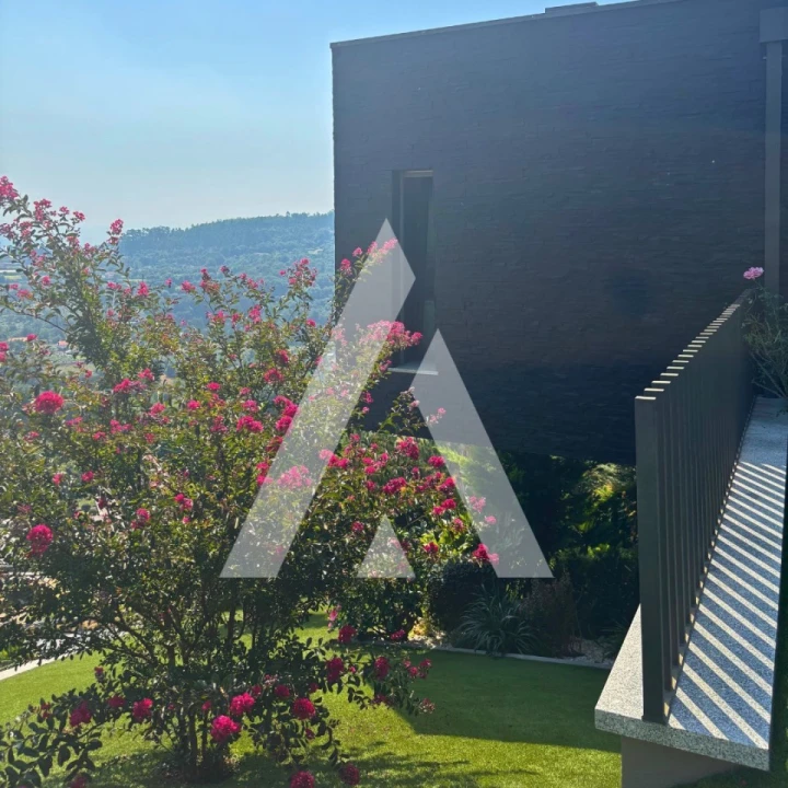 Moradia T4 para Venda em Esqueiros, Nevogilde e Travassós Foto 47