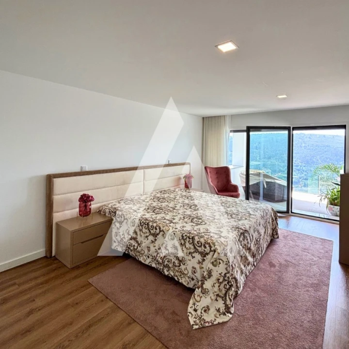 Moradia T4 para Venda em Esqueiros, Nevogilde e Travassós Foto 18