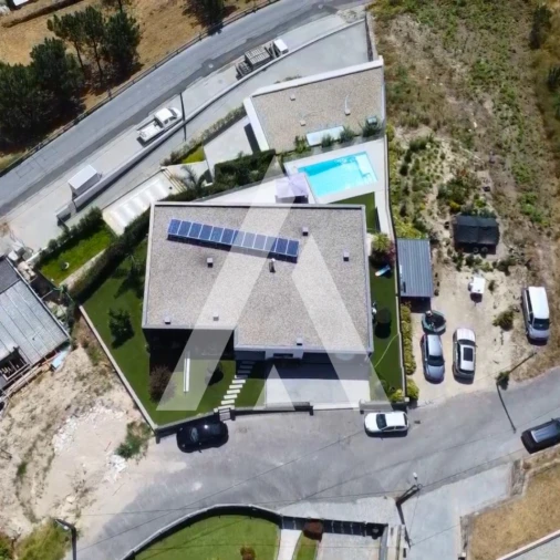 Moradia T4 para Venda em Esqueiros, Nevogilde e Travassós Foto 3