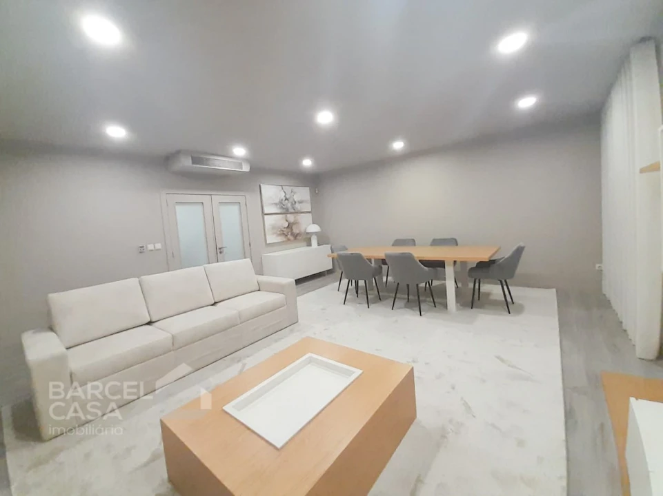 Moradia T5 para Venda em Campo e Tamel (São Pedro Fins) Foto 1