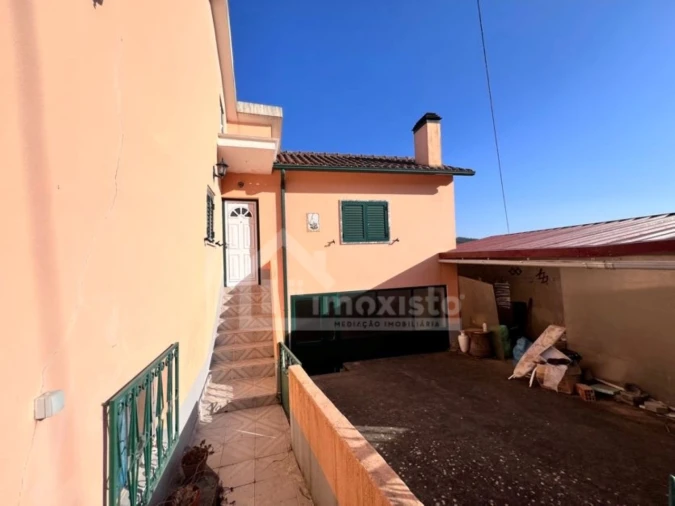 Moradia T2 para Venda em Arega Foto 2