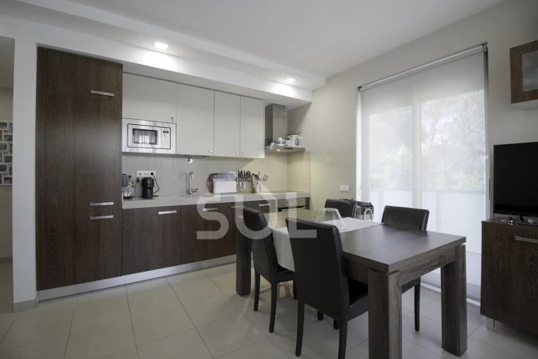 Apartamento T2 para Venda em Portimão Foto 3