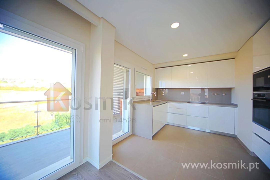 Apartamento T2 para Arrendamento em Póvoa de Santo Adrião e Olival Basto Foto 7