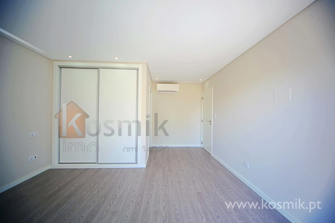 Apartamento T2 para Arrendamento em Póvoa de Santo Adrião e Olival Basto Foto 15