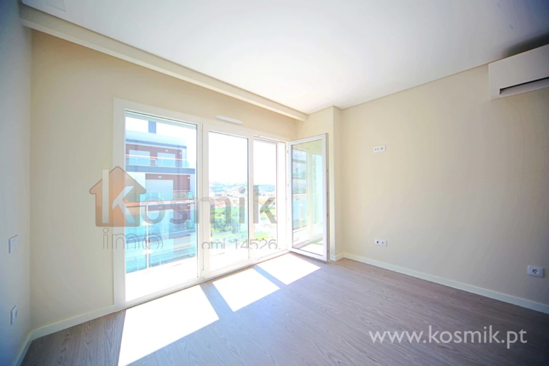 Apartamento T2 para Arrendamento em Póvoa de Santo Adrião e Olival Basto Foto 25