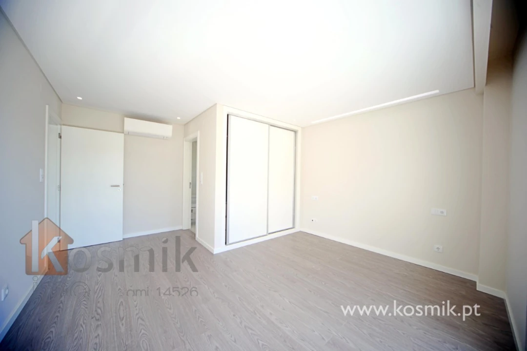 Apartamento T2 para Arrendamento em Póvoa de Santo Adrião e Olival Basto Foto 27