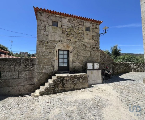 Moradia T3 para Venda em Chosendo Foto 3