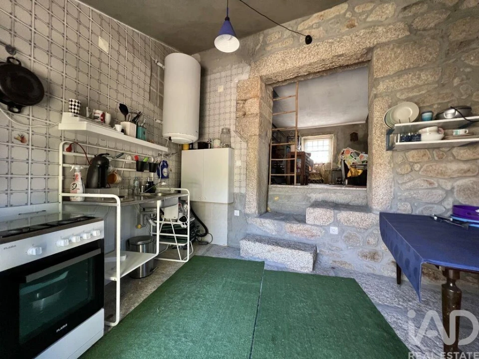 Moradia T3 para Venda em Chosendo Foto 17