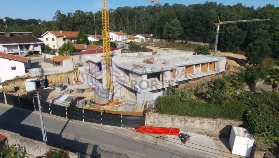 Moradia T3 para Venda em Milheiros de Poiares Foto 16