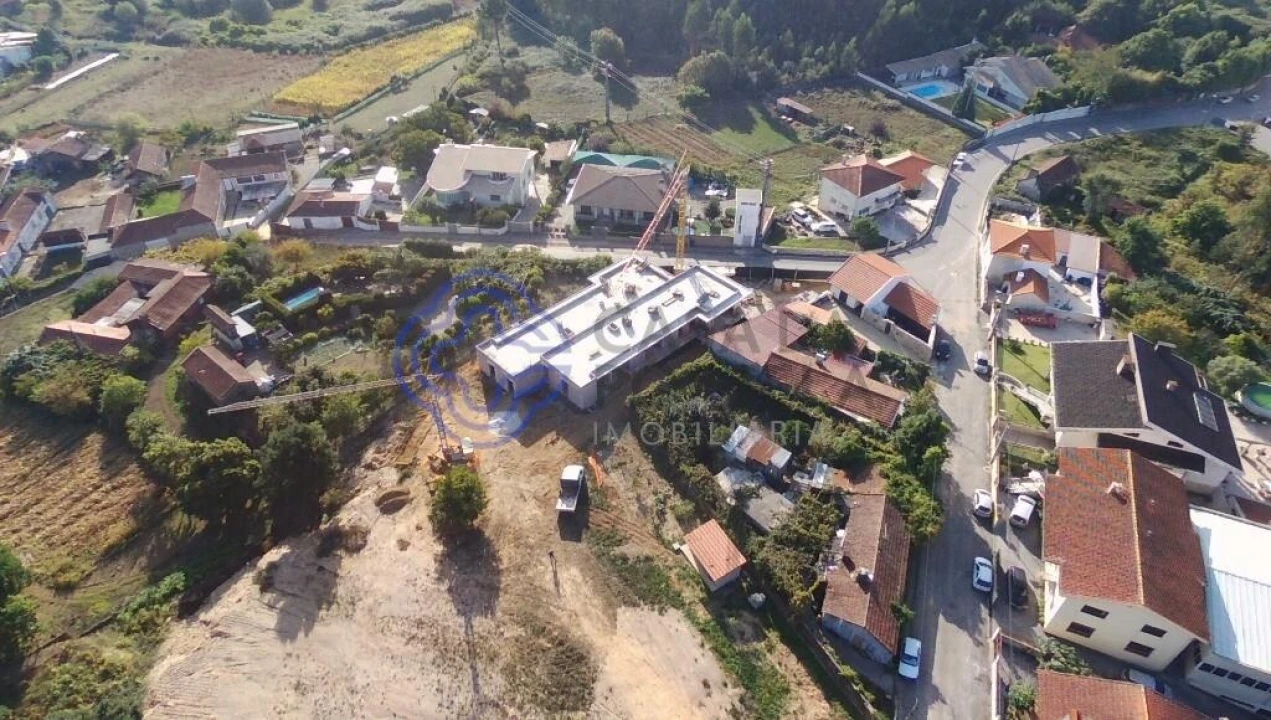 Moradia T3 para Venda em Milheiros de Poiares Foto 21